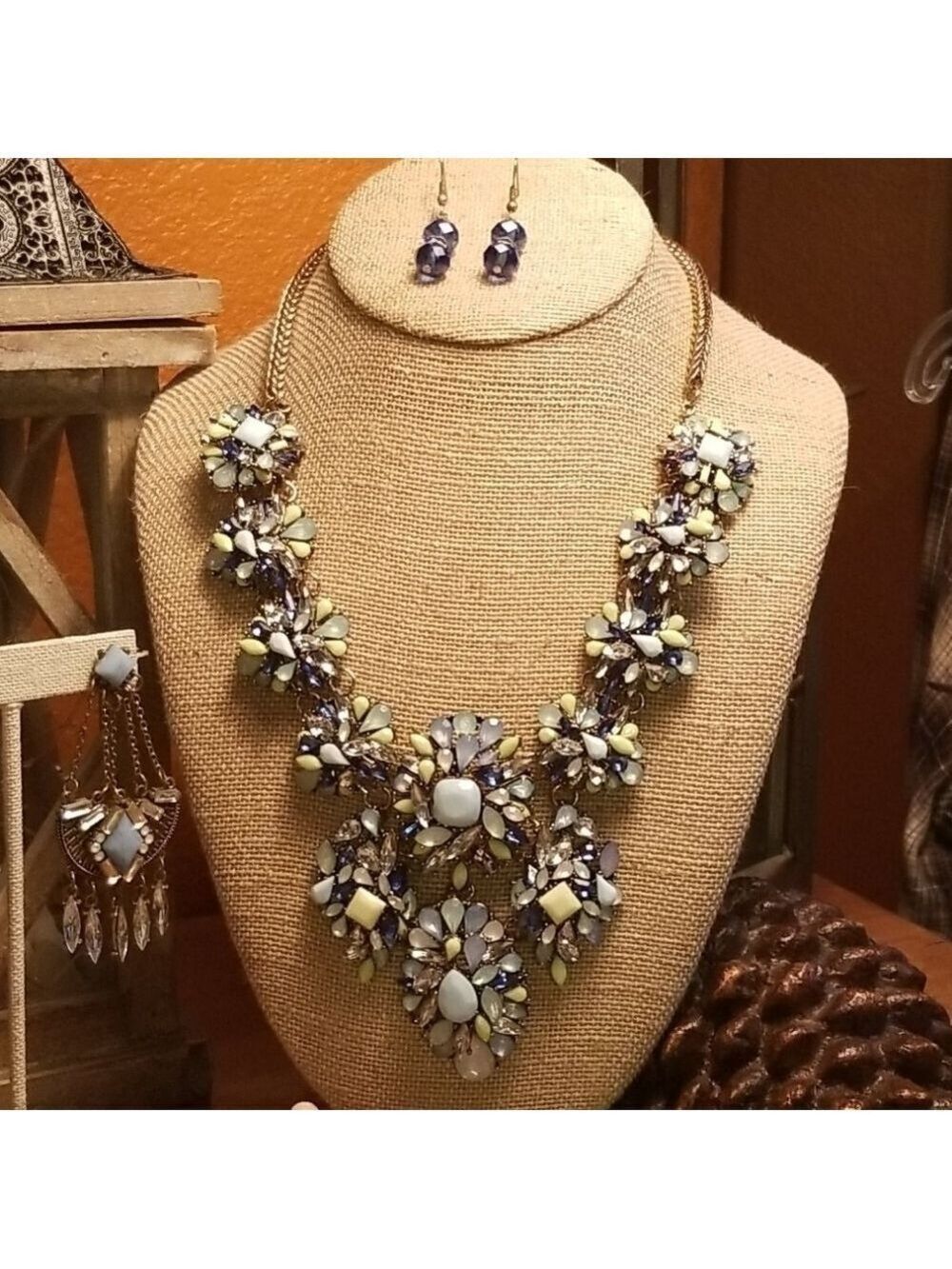 Beautiful vintage style statement necklace.